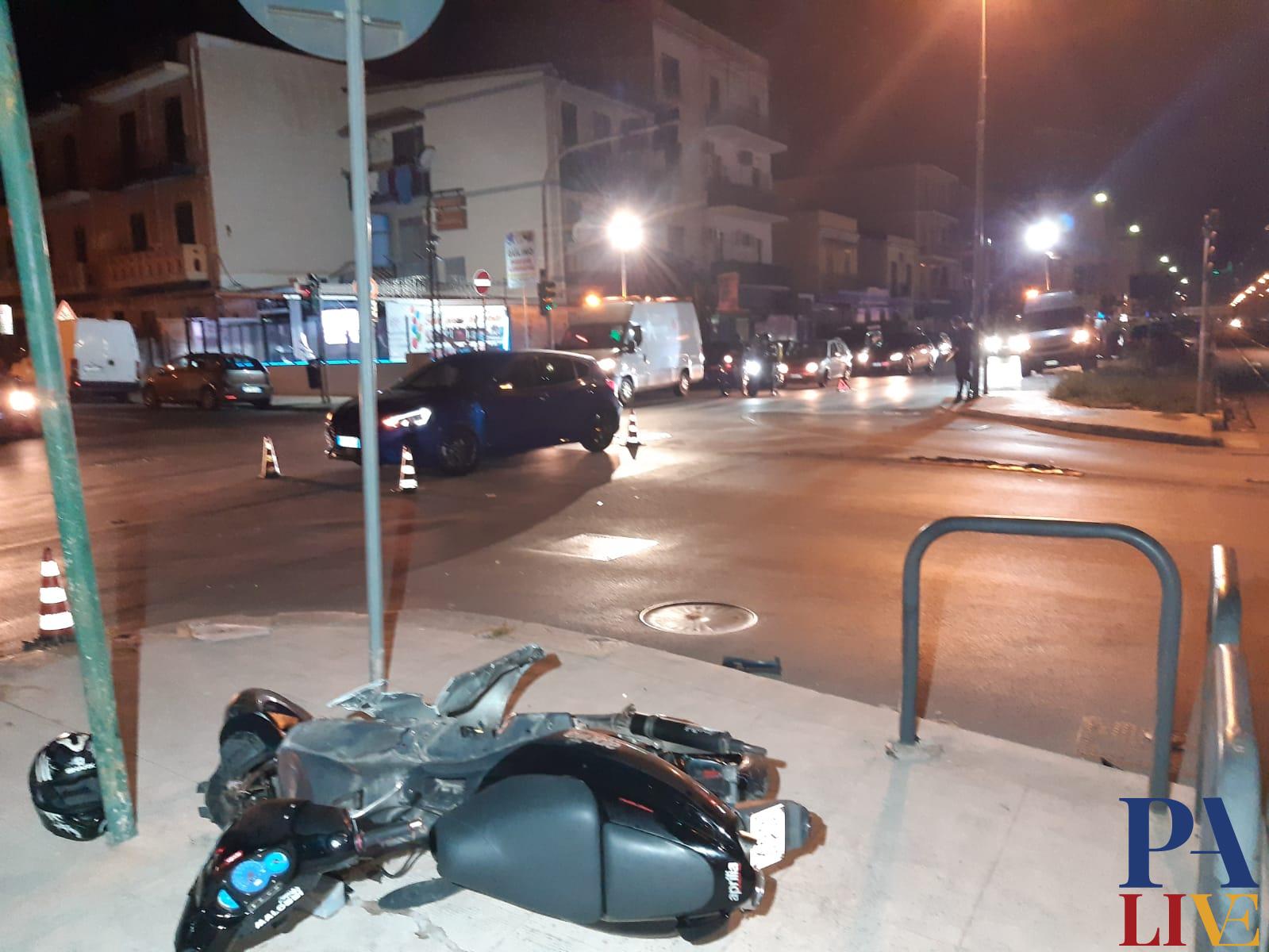 Video Incidente In Viale Regione Siciliana Auto Contro Scooter 2 Feriti 5677