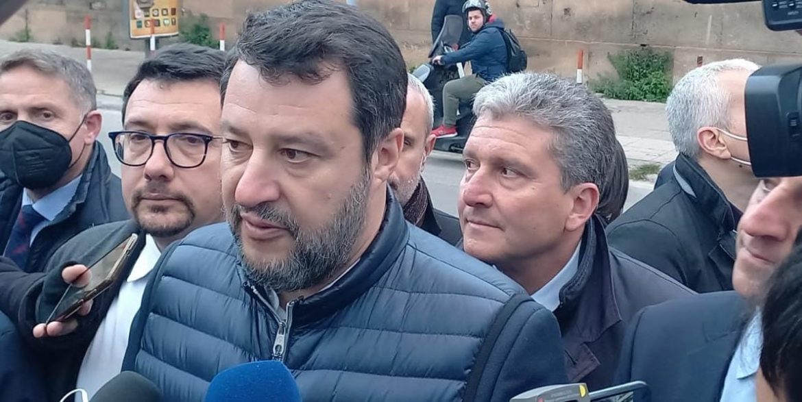 Salvini open arms