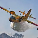 Incendi nel Palermitano, intervento di vigili del fuoco e canadair