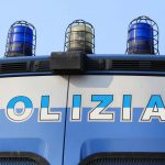 Poliziotti accerchiati e aggrediti durante un controllo antidroga