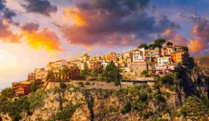 Borgo in Sicilia (Depositphotos) - palermolive.it