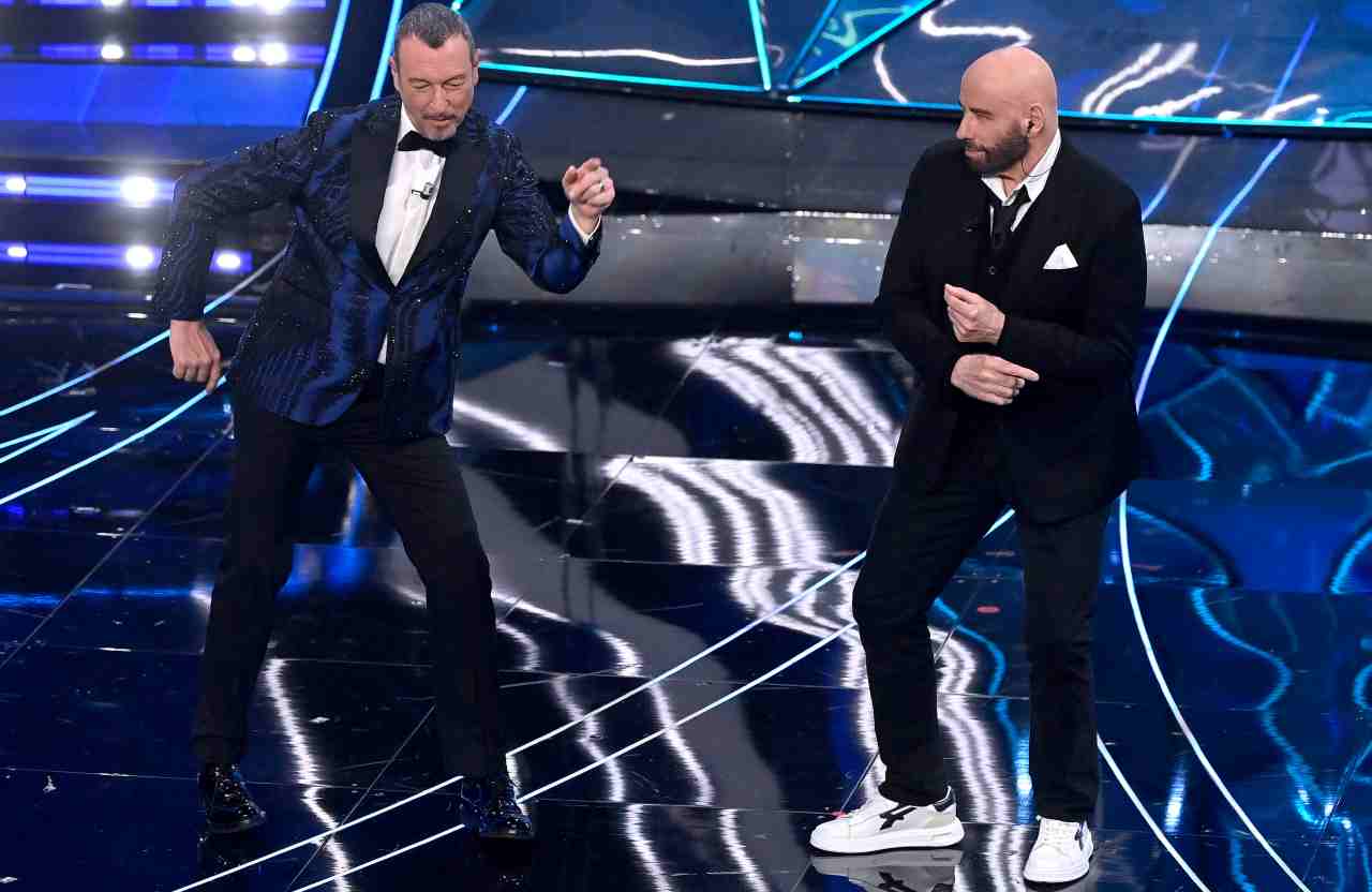 Amadeus e John Travolta a Sanremo 2024