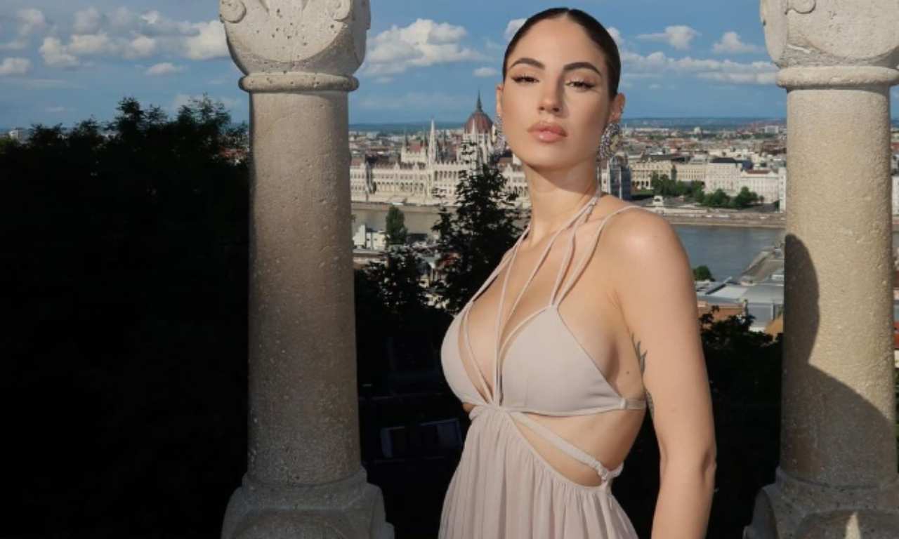 Giulia De Lellis riceve la chiamata più assurda di tutte: a settembre vieni  in studio? Ogni giorno in diretta Mediaset - PalermoLive.it