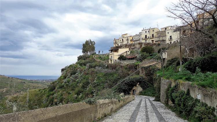 Castroreale - fonte_web - palermolive.it