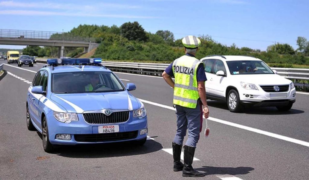 Polizia in autostrada - Web - Palermolive.it