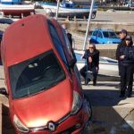 Paura a Isola delle Femmine, sbaglia manovra e rischia di finire in mare con l’auto