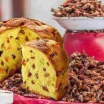 Panettone e Pandoro, questi sono fatti con la farina di grilli: devi saperlo prima di mangiarlo | Lo compri lo stesso?