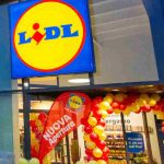 Lidl, selezione all’ingresso: per entrare chiedono 12€ ancora prima di fare la spesa | Da oggi sganci il doppio